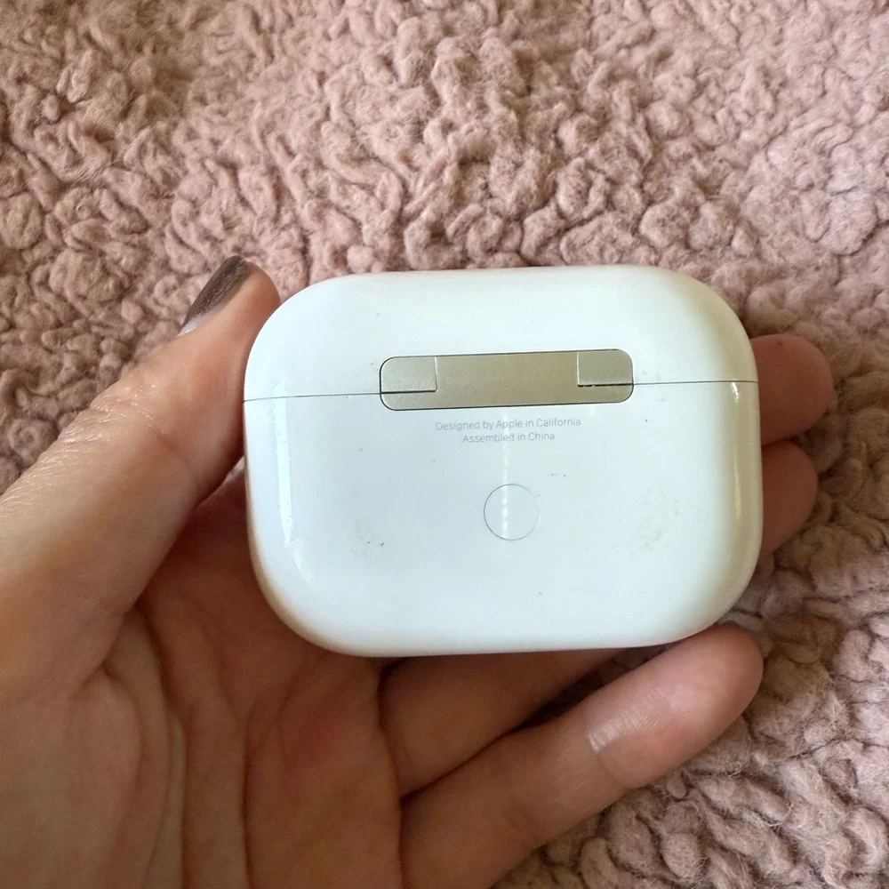 Wireless Earbuds with Charging Case - White